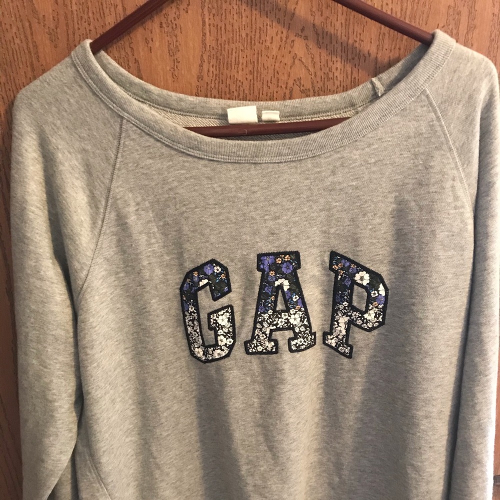 GAP floral logo sweater